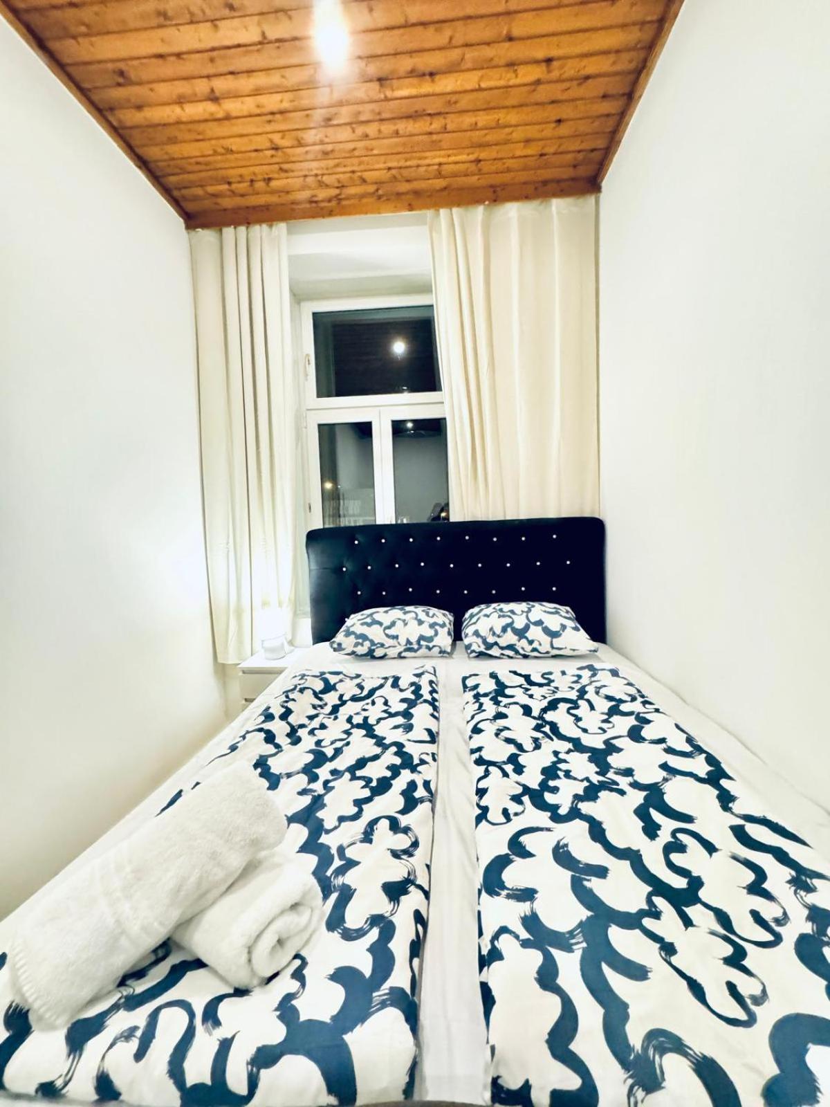 Convenient 4br Shared For 11p, 10 Min To Atzgersdorf Wien