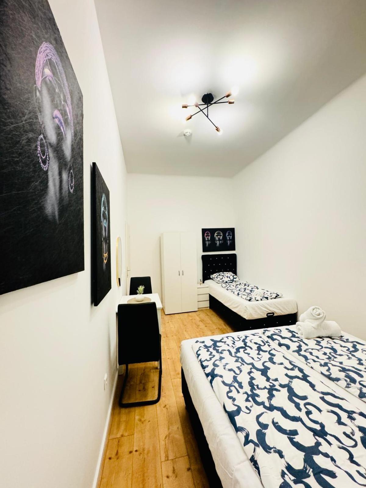 Apartment Convenient 4br Shared For 11p, 10 Min To Atzgersdorf Wien