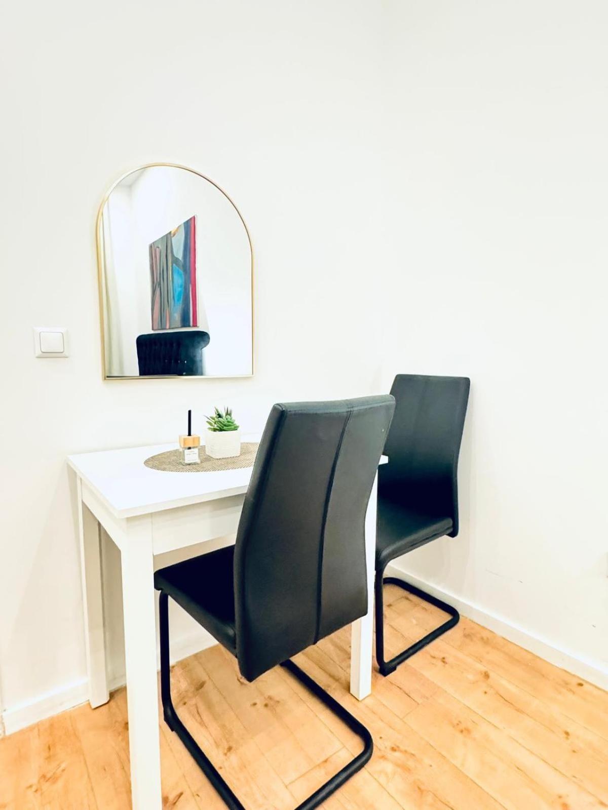 Convenient 4br Shared For 11p, 10 Min To Atzgersdorf * Wien